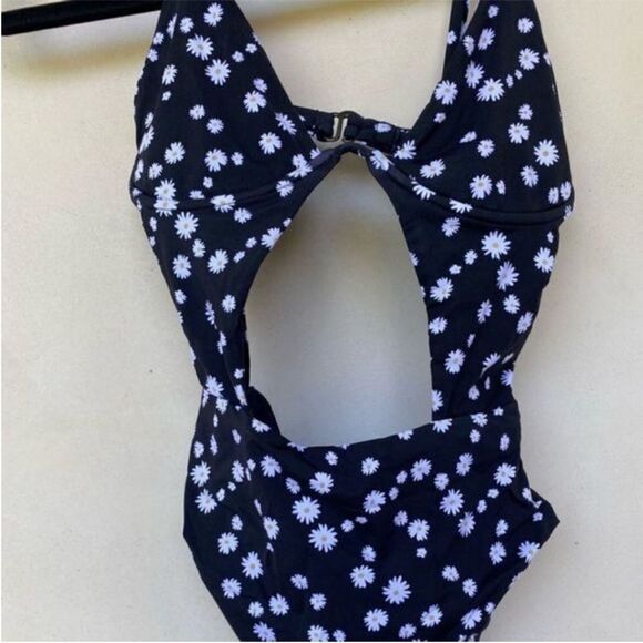 Free People Maaji One Piece Reversible Lauren Cut-Out Black White Swimsuit Small - Picture 10 of 12